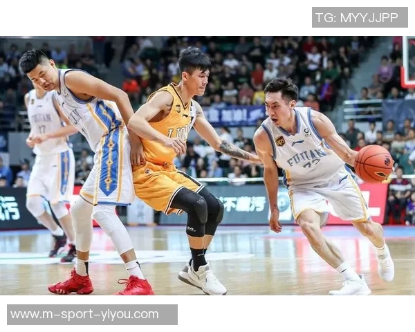 赵泰隆的篮球之路：从青涩少年到职业巨星的成长故事